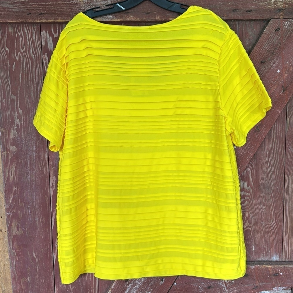 Evan-Piconne Sanibel bright yellow vertical pleats short sleeve stretch top. NWT - Picture 5 of 6